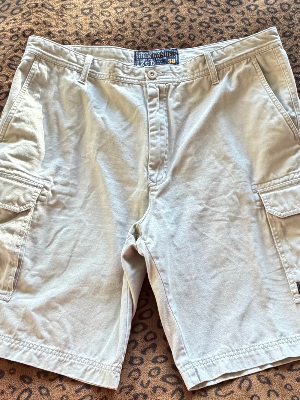 Izod Tan Cargo Shorts with Side Pockets
